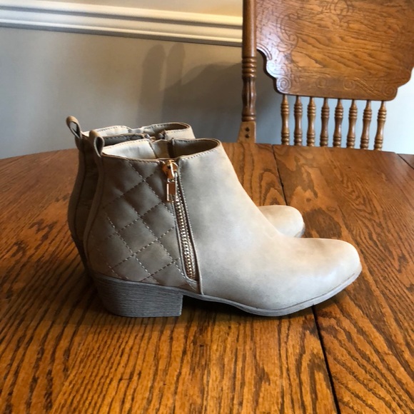 JustFab Shoes - tan booties